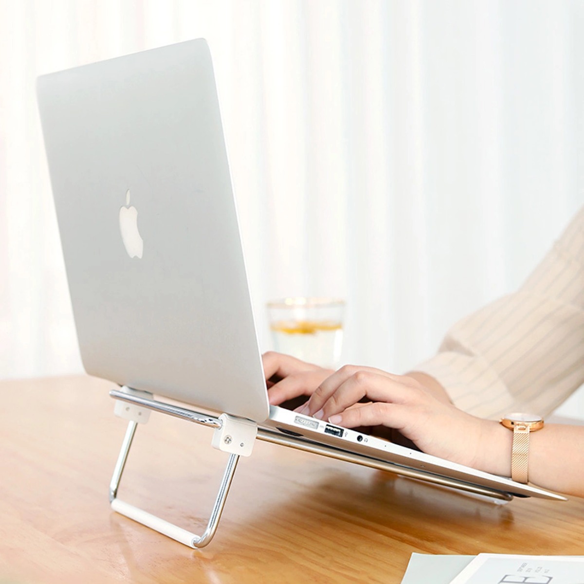 UGREEN LP230 Ezüst laptopállvány termék 2. képe